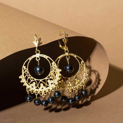 Minimalist gold-plated accessories from the IottiGleam Anima Collection; chic handcrafted designs sold in Lebanon.