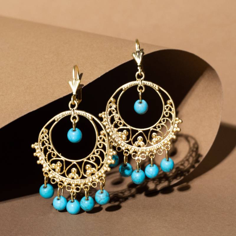 IottiGleam gold-plated earrings with an elegant style for daily wear or special occasions; unique handcrafted accessories sold in Lebanon.