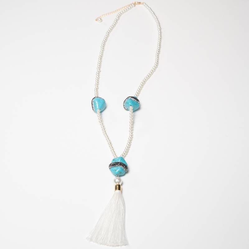 Handcrafted Tanith necklace featuring 3 natural turquoise stone and white glass pearl beads - Anima Collection by Iottigleam