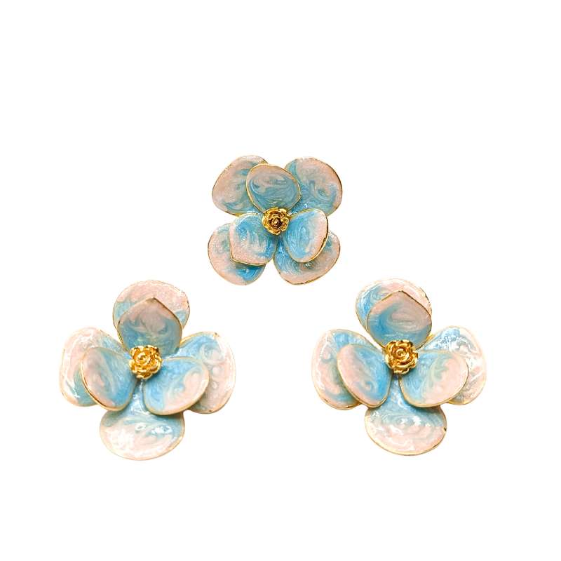Handcrafted Verona 2-piece accessory set featuring blue flower earrings and a matching gold-plated flower ring for a trendy, chic look - Modena Collection by iottigleam