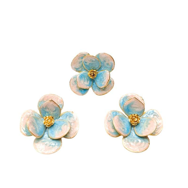 Handcrafted Verona 2-piece accessory set featuring blue flower earrings and a matching gold-plated flower ring for a trendy, chic look - Modena Collection by iottigleam